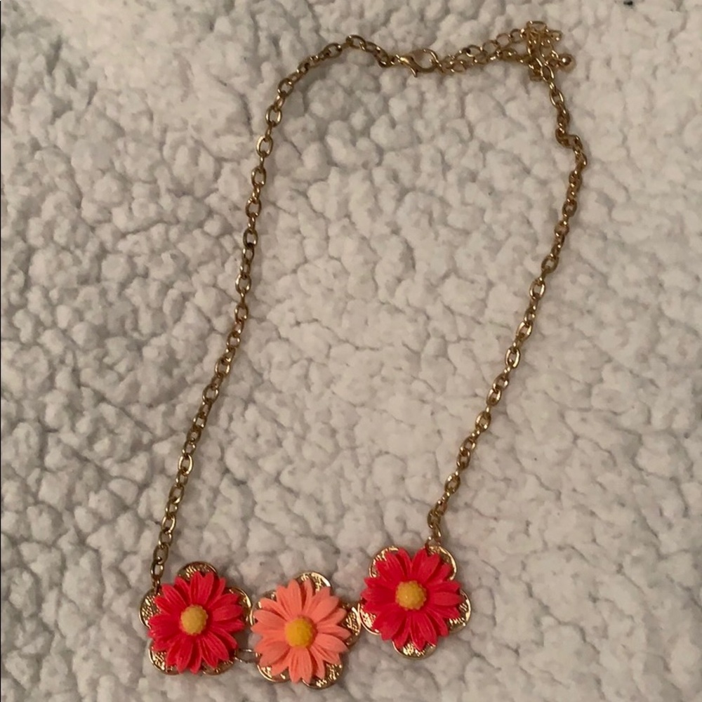 NWOT Flower Power Necklace